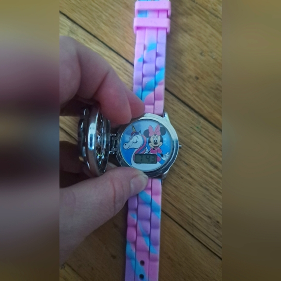 Minnie Mouse Watch - Picture 2 of 4